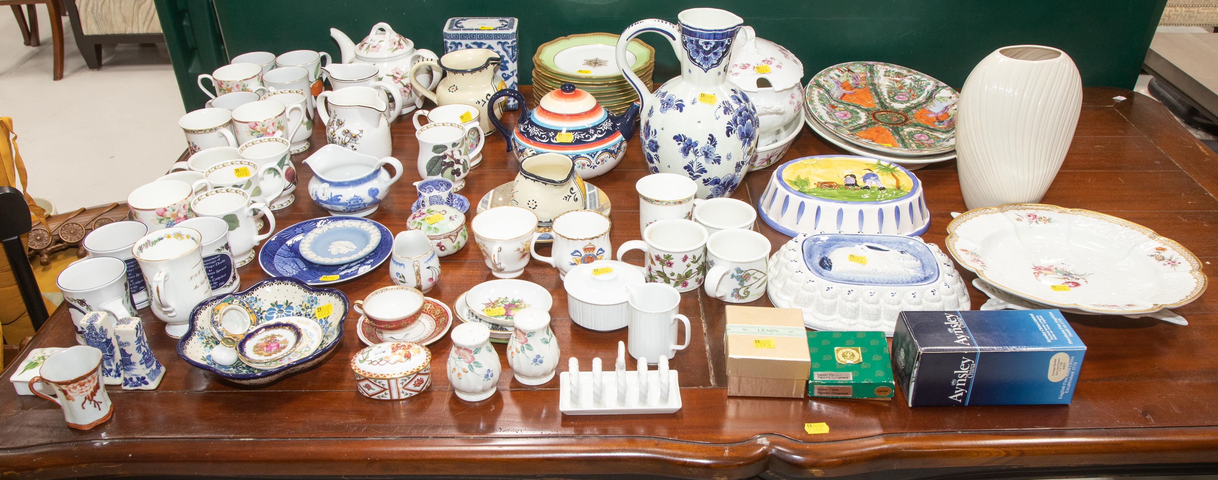 ASSORTED PORCELAIN ITEMS Includes a