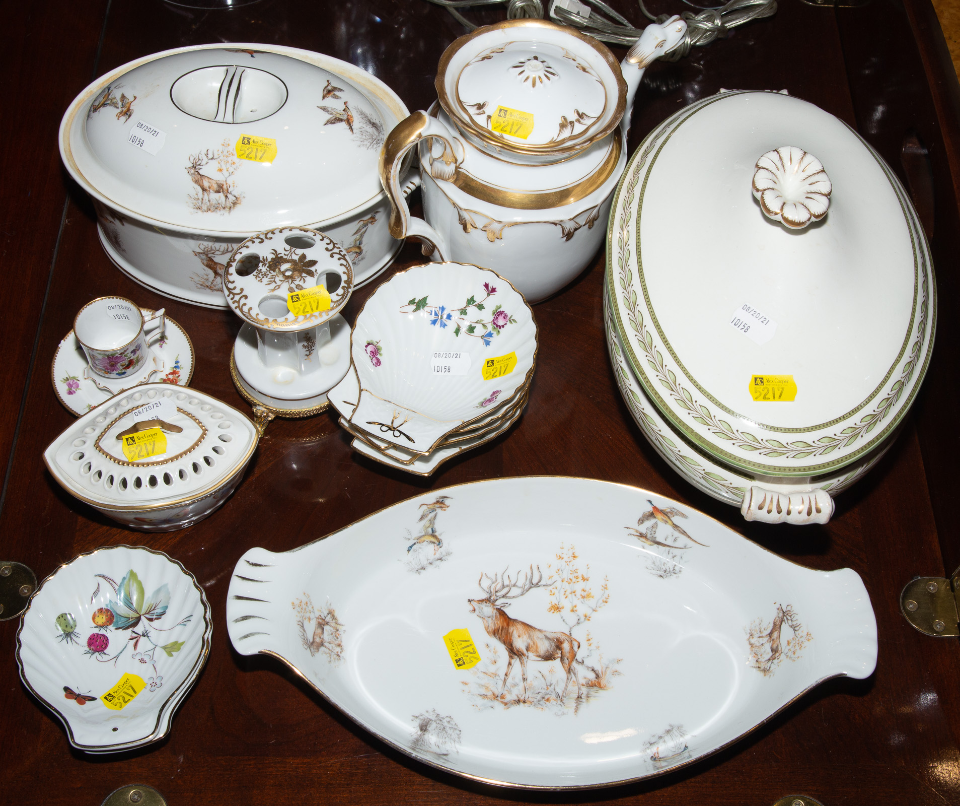 ASSORTED PORCELAIN ITEMS Includes