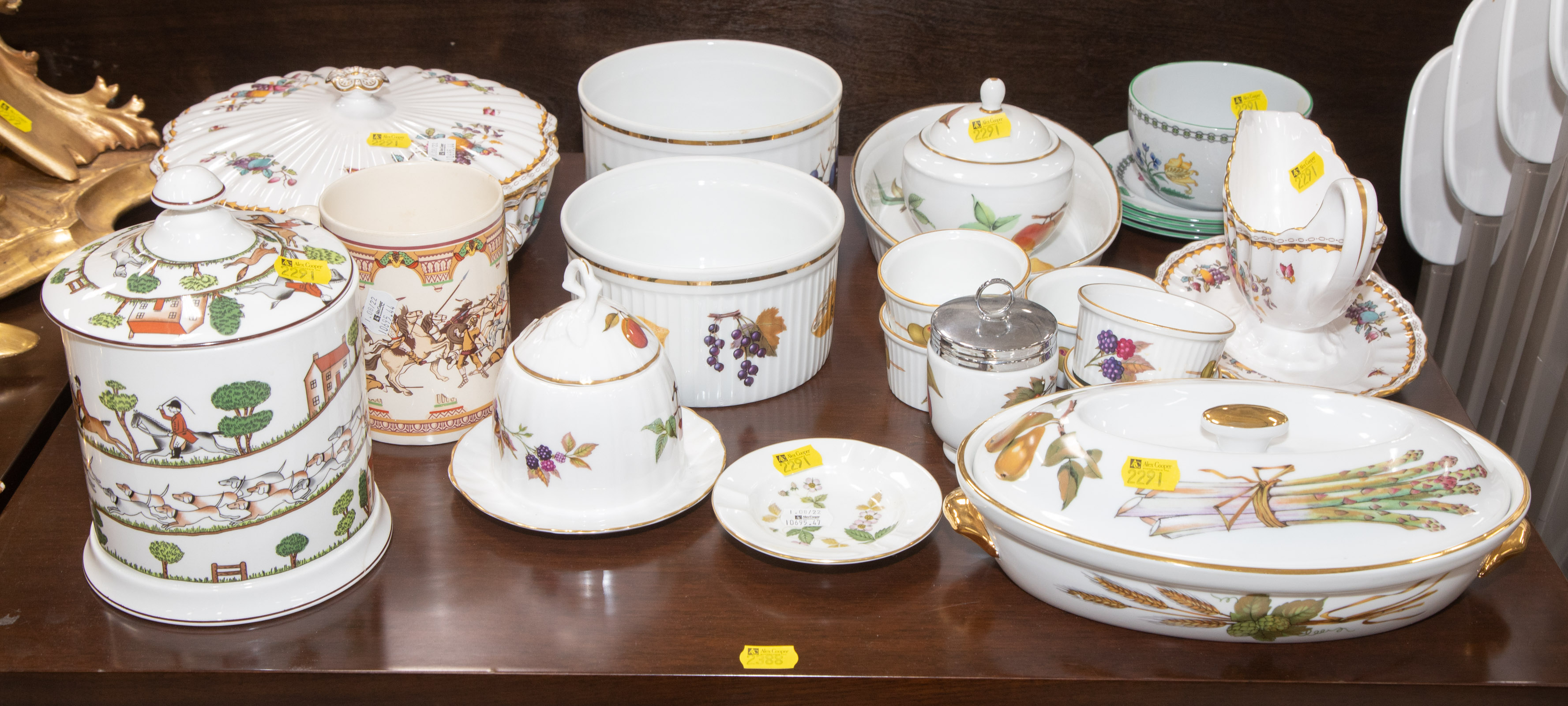 ASSORTED QUALITY CHINA Includes