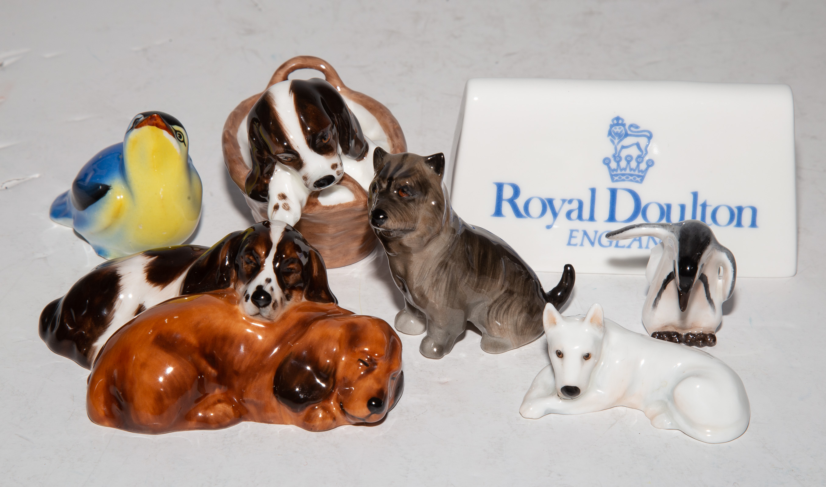 ASSORTED ROYAL DOULTON ITEMS