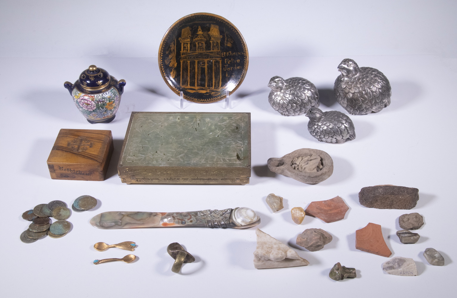 ASSORTED SMALL ACCESSORIES (13)