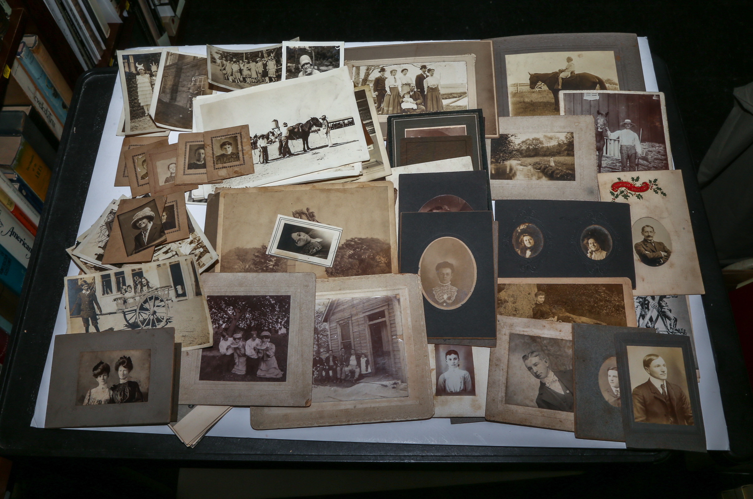 ASSORTED SMALL PORTRAIT PHOTOS &