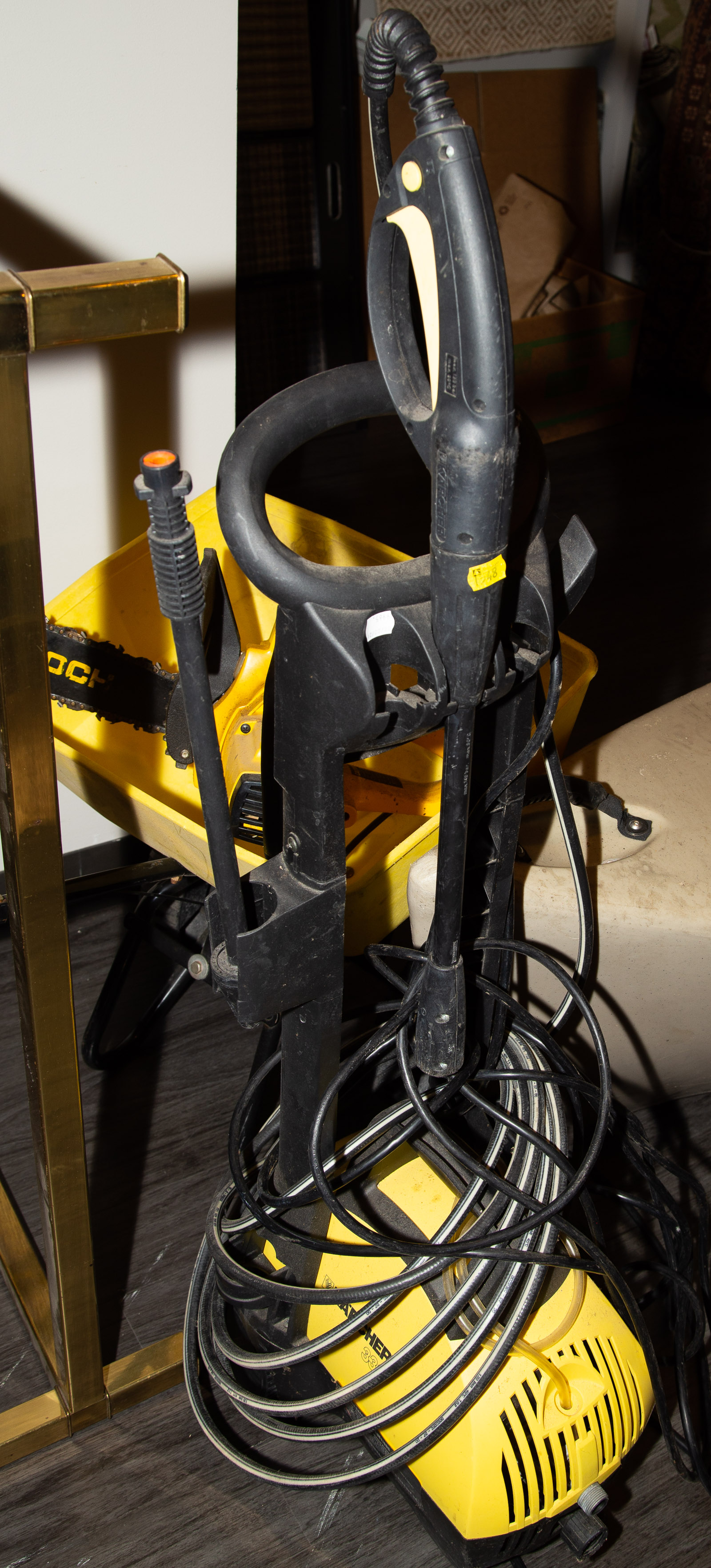 ASSORTED TOOLS Includes Katcher 330