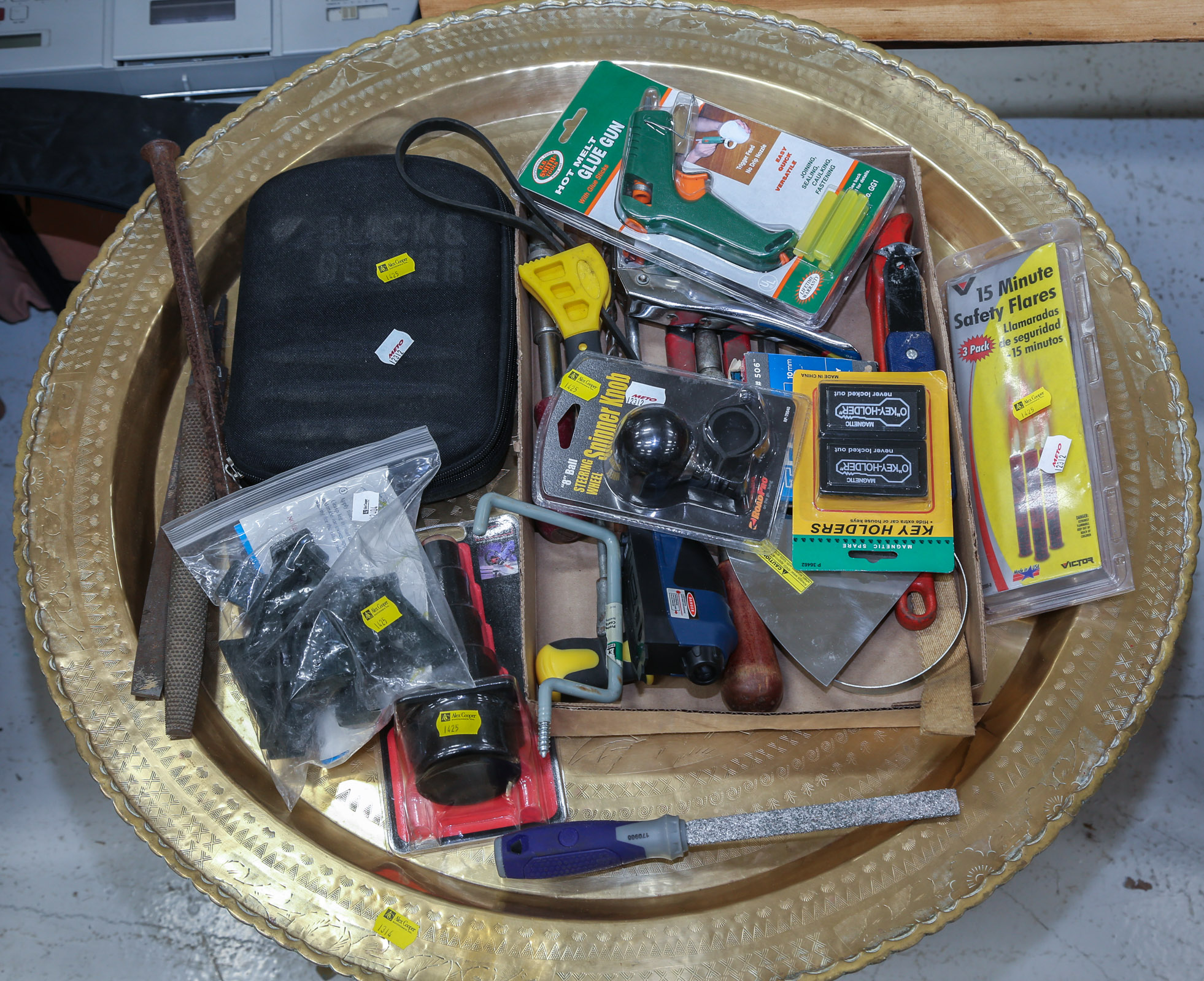 ASSORTED TOOLS Including glue