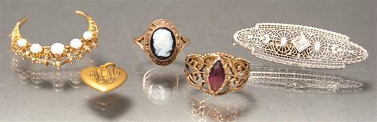 Assorted Victorian gold jewelry
