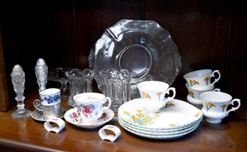 Assorted vintage china and
