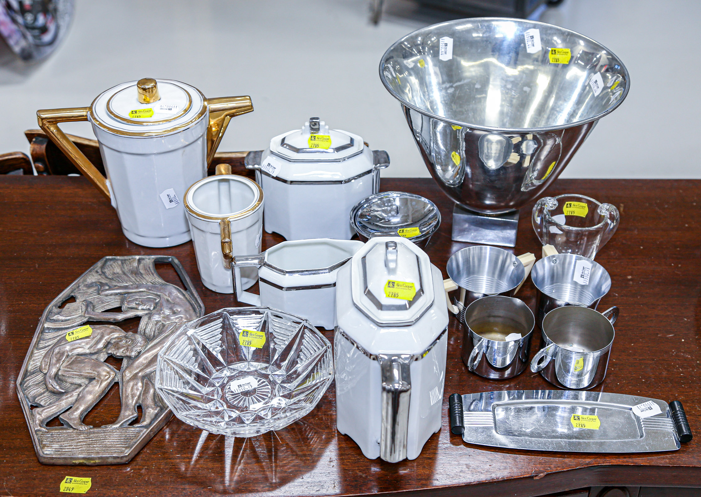 ASSORTMENT OF ART DECO STYLE