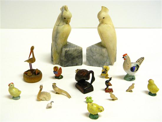 Assortment of bird sculpture 