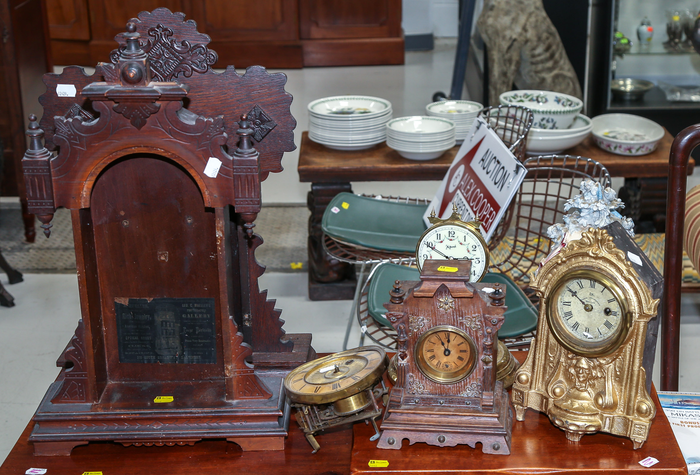 ASSORTMENT OF CLOCKS & CLOCK