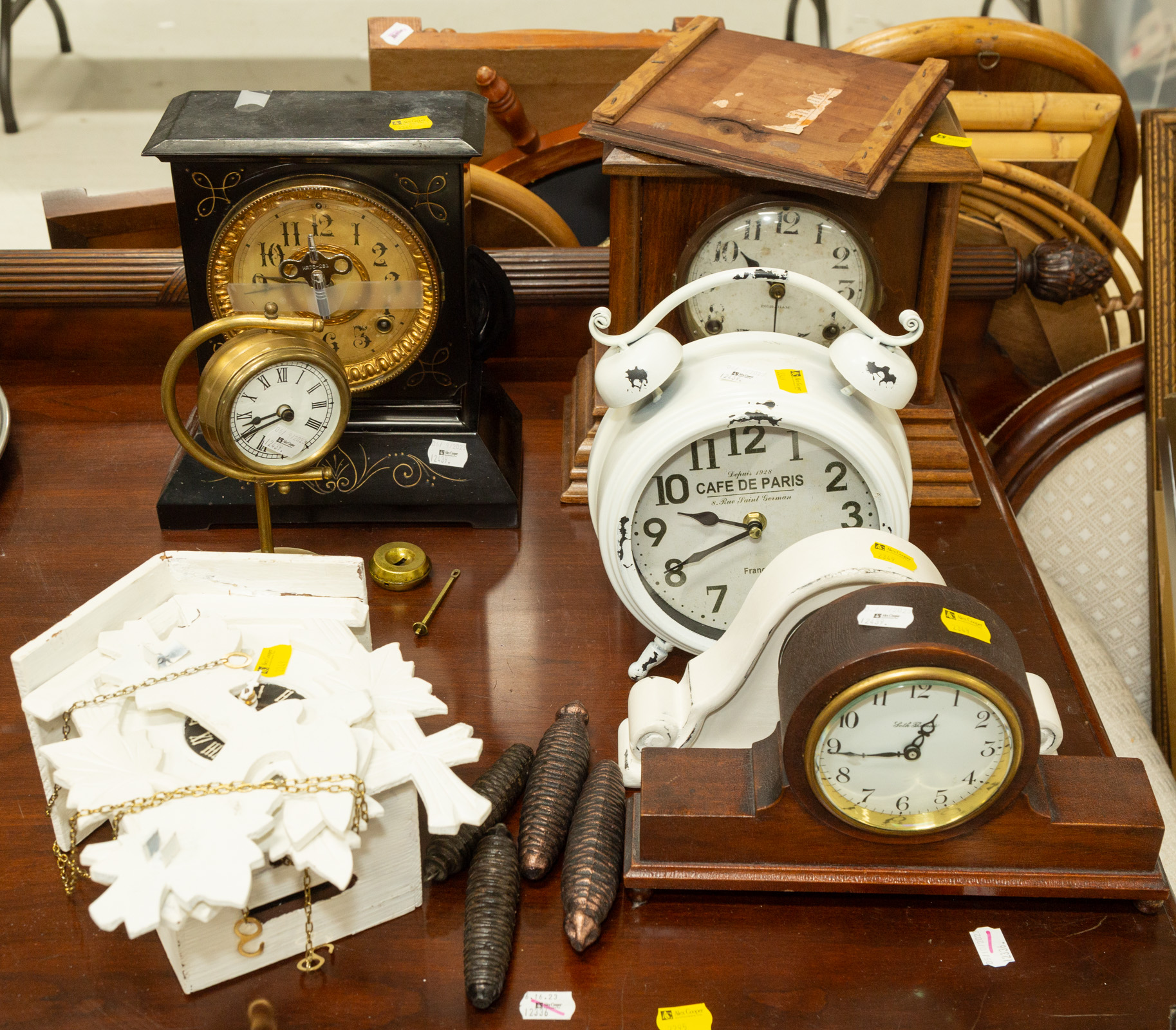 ASSORTMENT OF CLOCKS Including