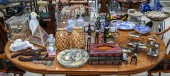 ASSORTMENT OF DECORATIVE ITEMS