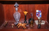 ASSORTMENT OF DECORATIVE ITEMS