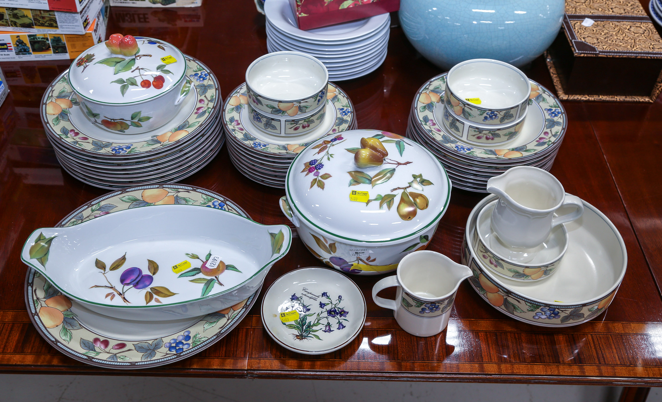 ASSORTMENT OF DINNER CHINA