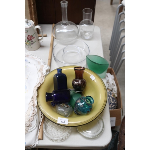 Assortment of glass, approx 29cm