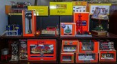 ASSORTMENT OF LIONEL TRAIN GAR