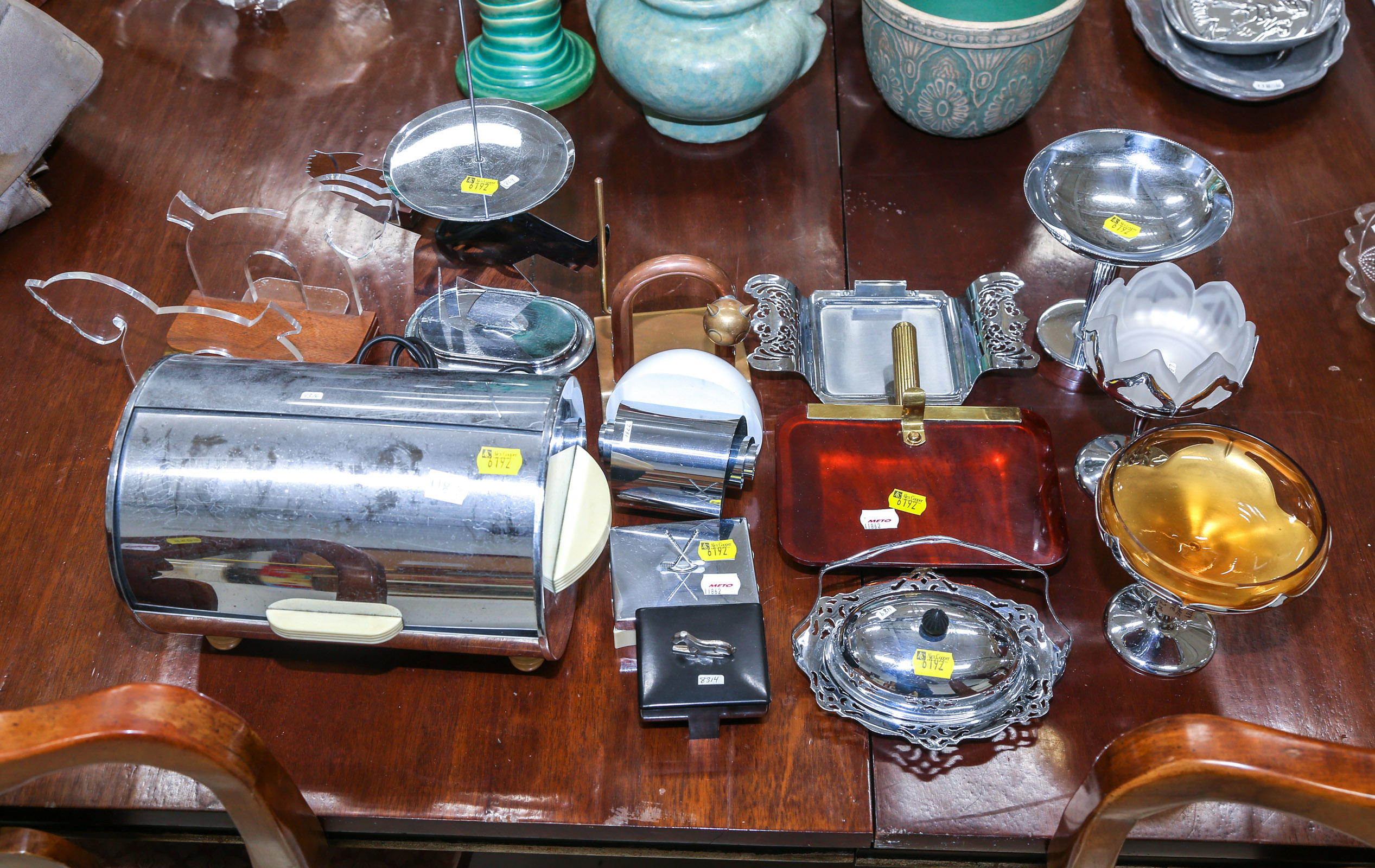 ASSORTMENT OF MOSTLY ART-DECO STYLE