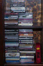ASSORTMENT OF MUSICAL CDS Comp