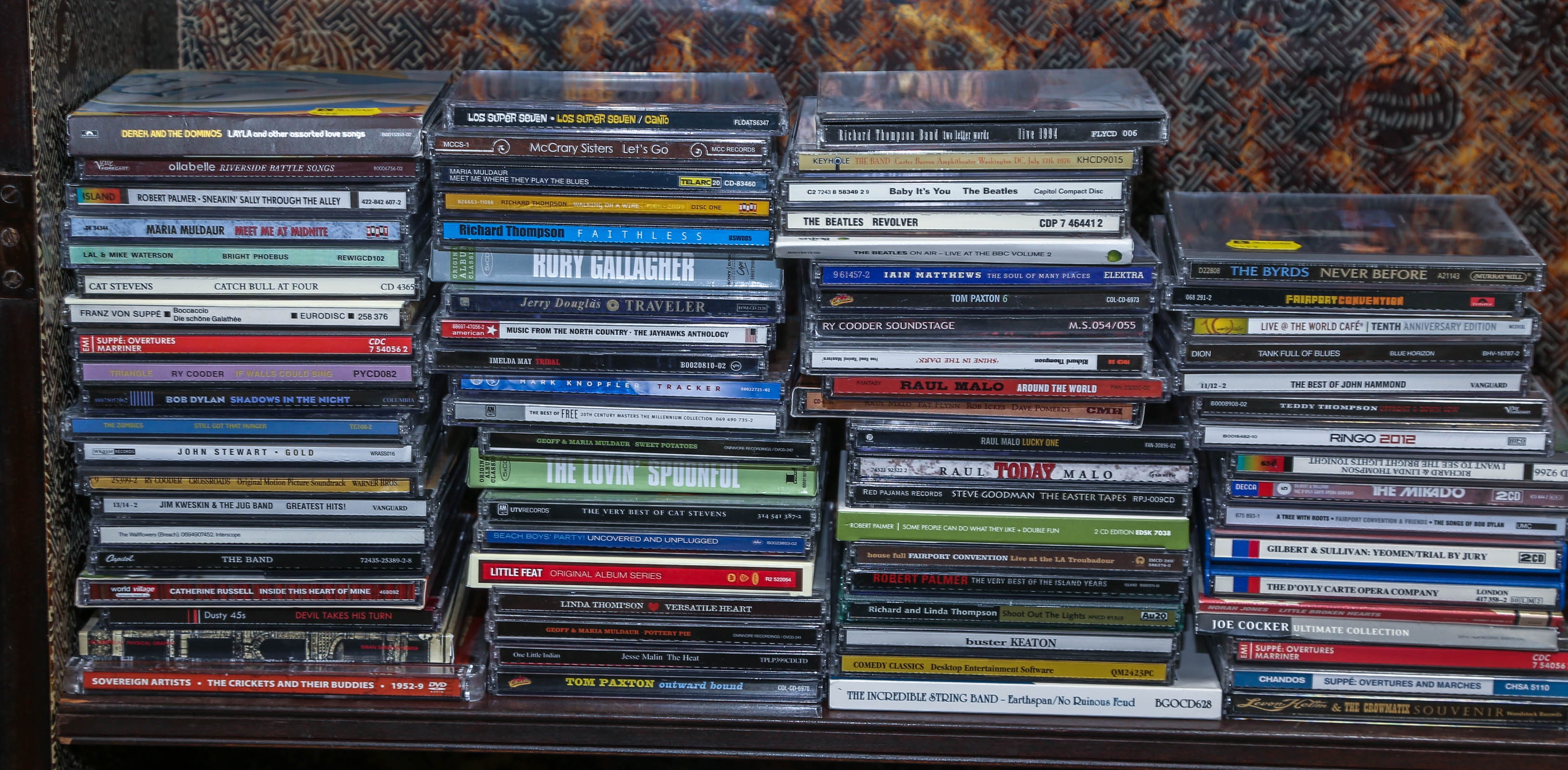 ASSORTMENT OF MUSICAL CDS