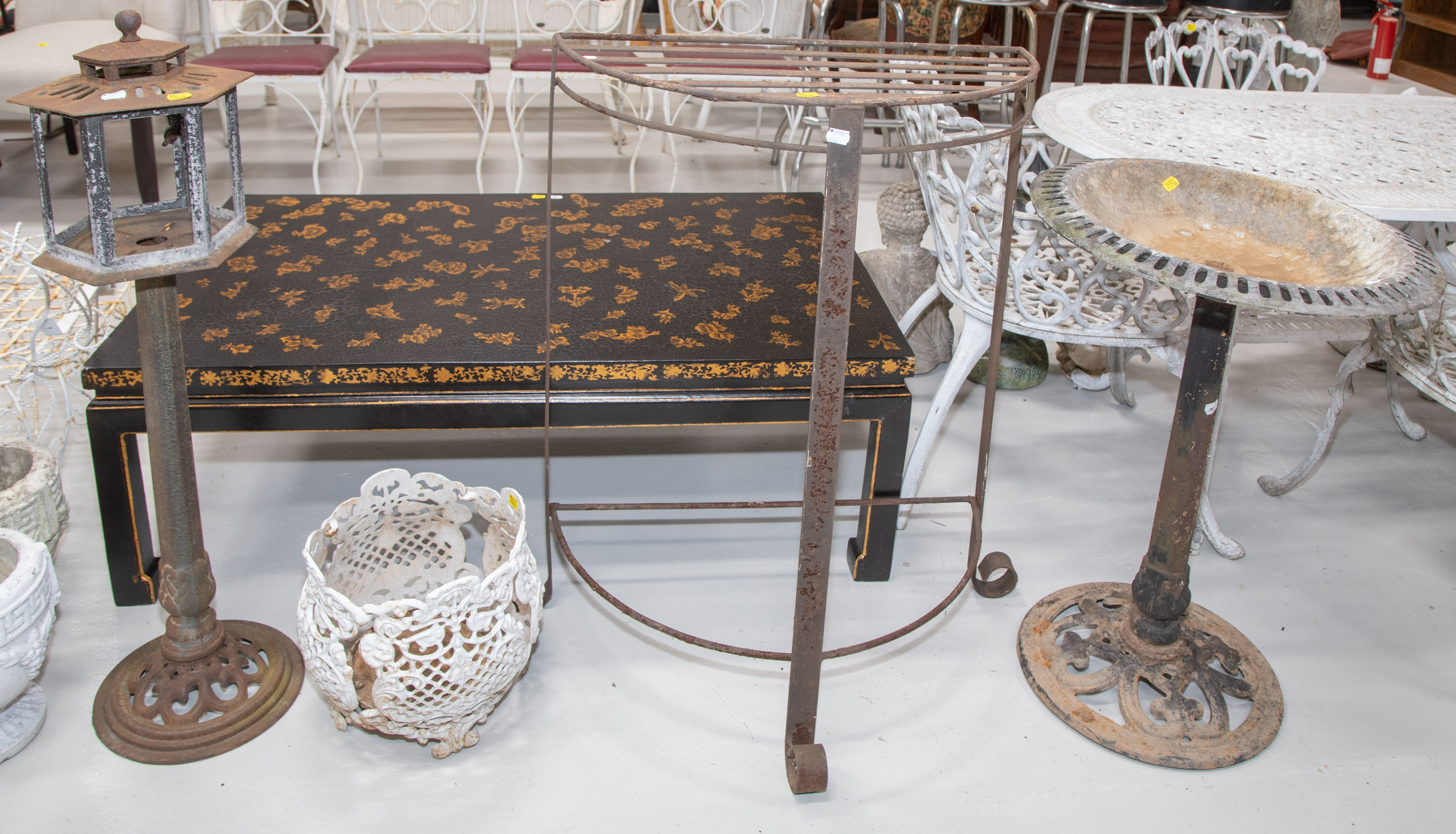 ASSORTMENT OF OUTDOOR FURNITURE &