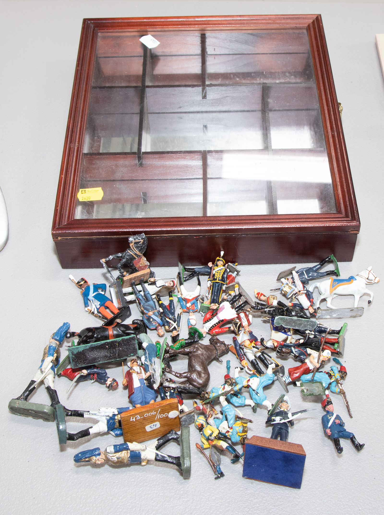 ASSORTMENT OF PAINTED METAL
