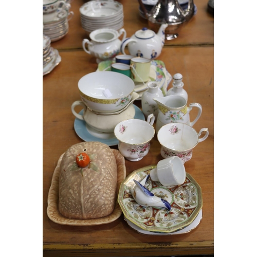 Assortment of porcelain to