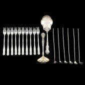 ASSORTMENT OF SILVER FLATWARE