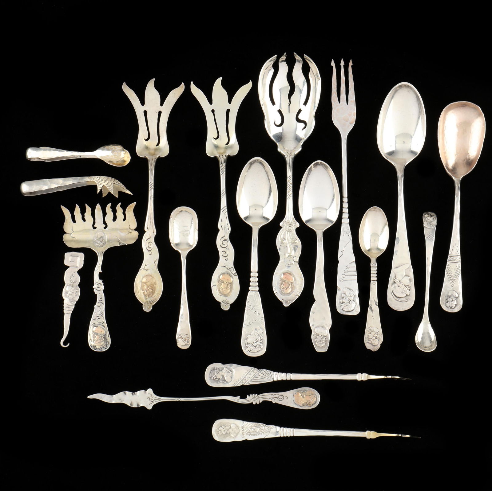 ASSORTMENT OF STERLING SILVER 