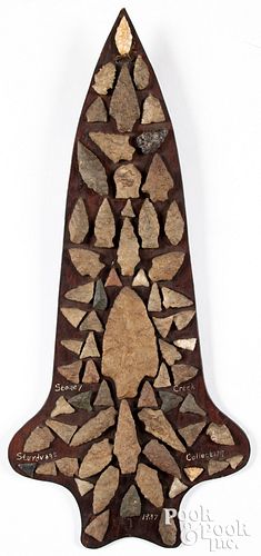 ASSORTMENT OF STONE POINTS AND