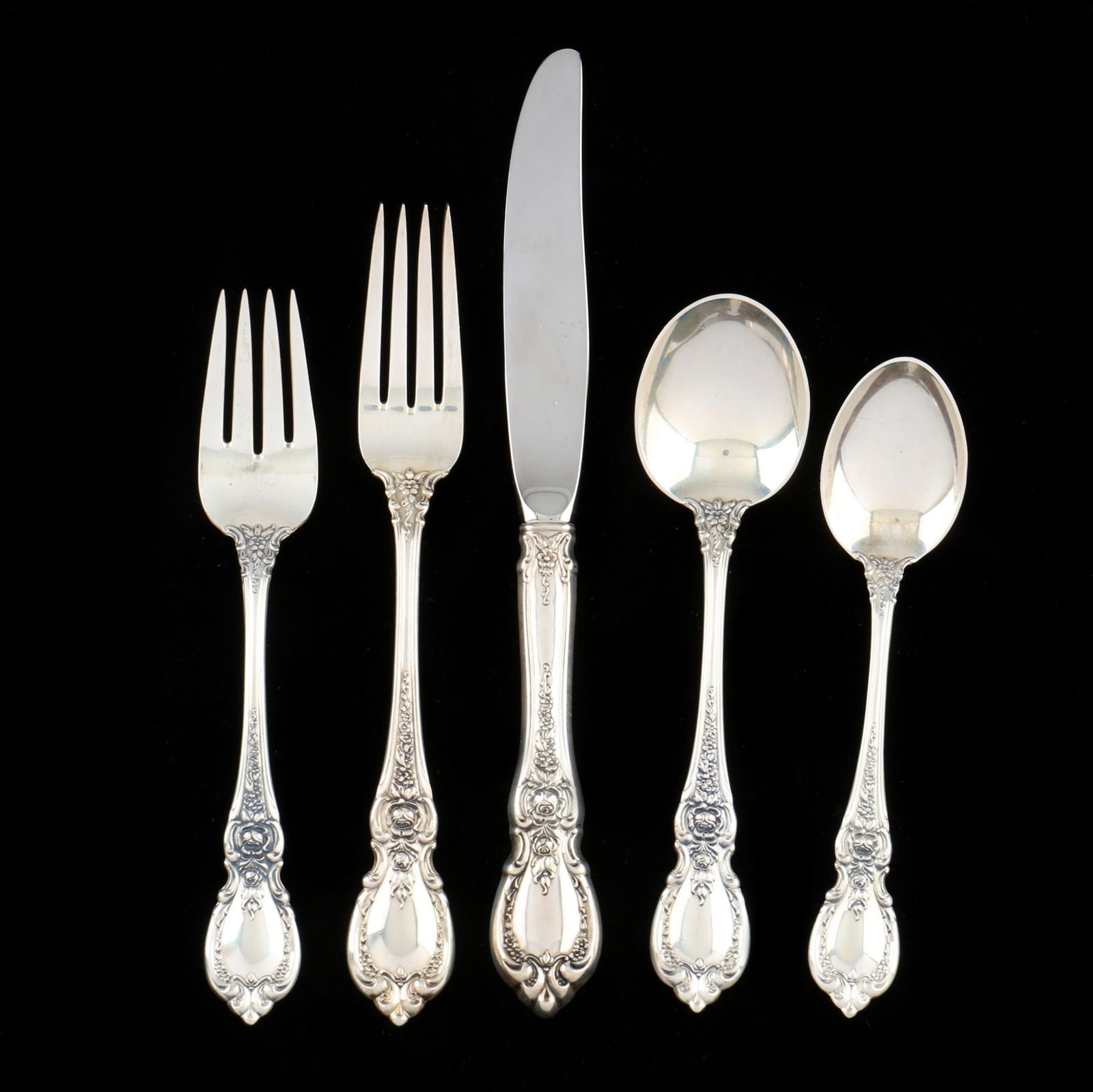 ASSORTMENT OF TOWLE  CHARLEMAGNE 