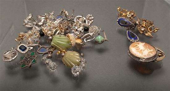 Assortment of Victorian jewelry