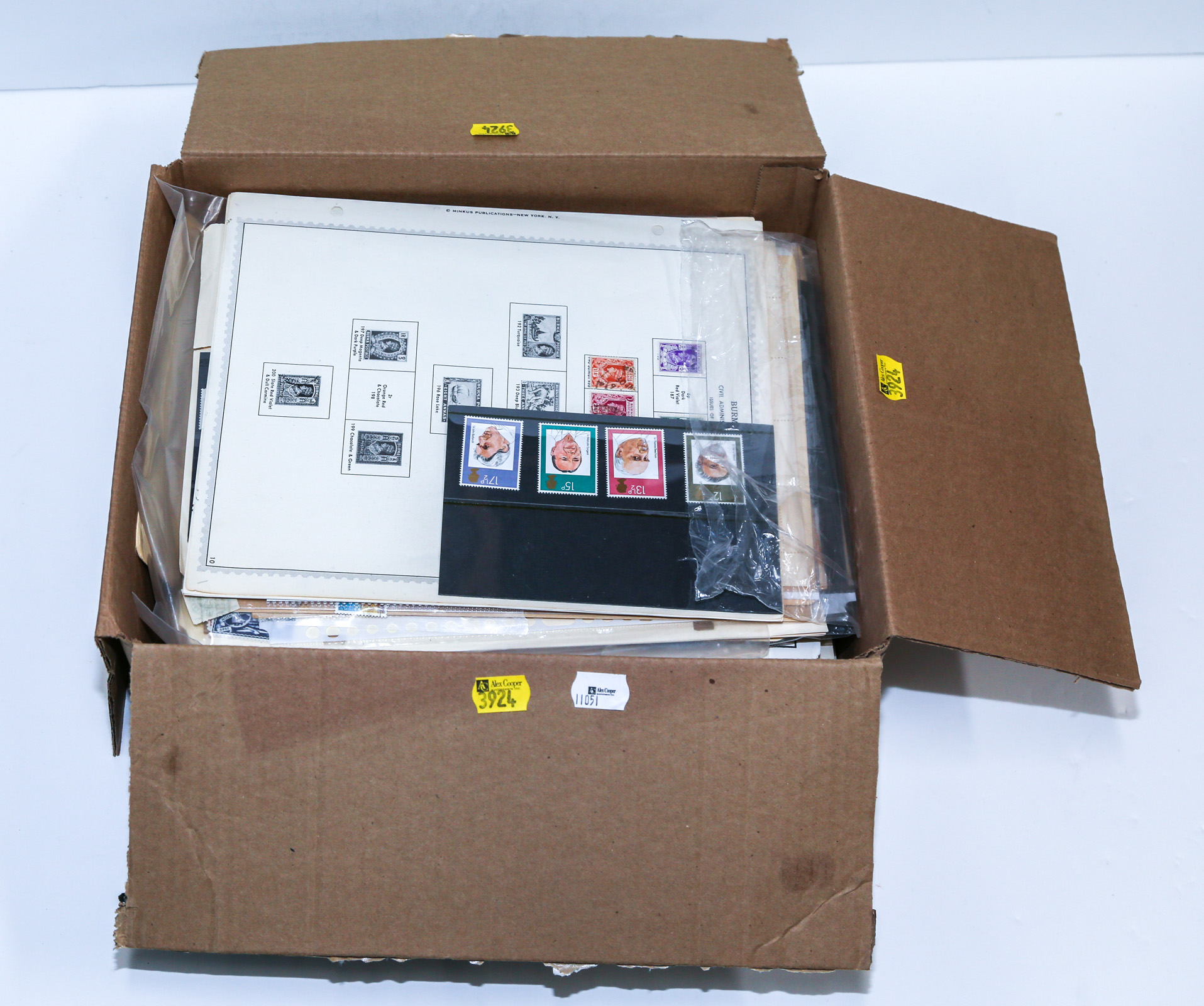 ASSORTMENT OF WORLDWIDE POSTAGE