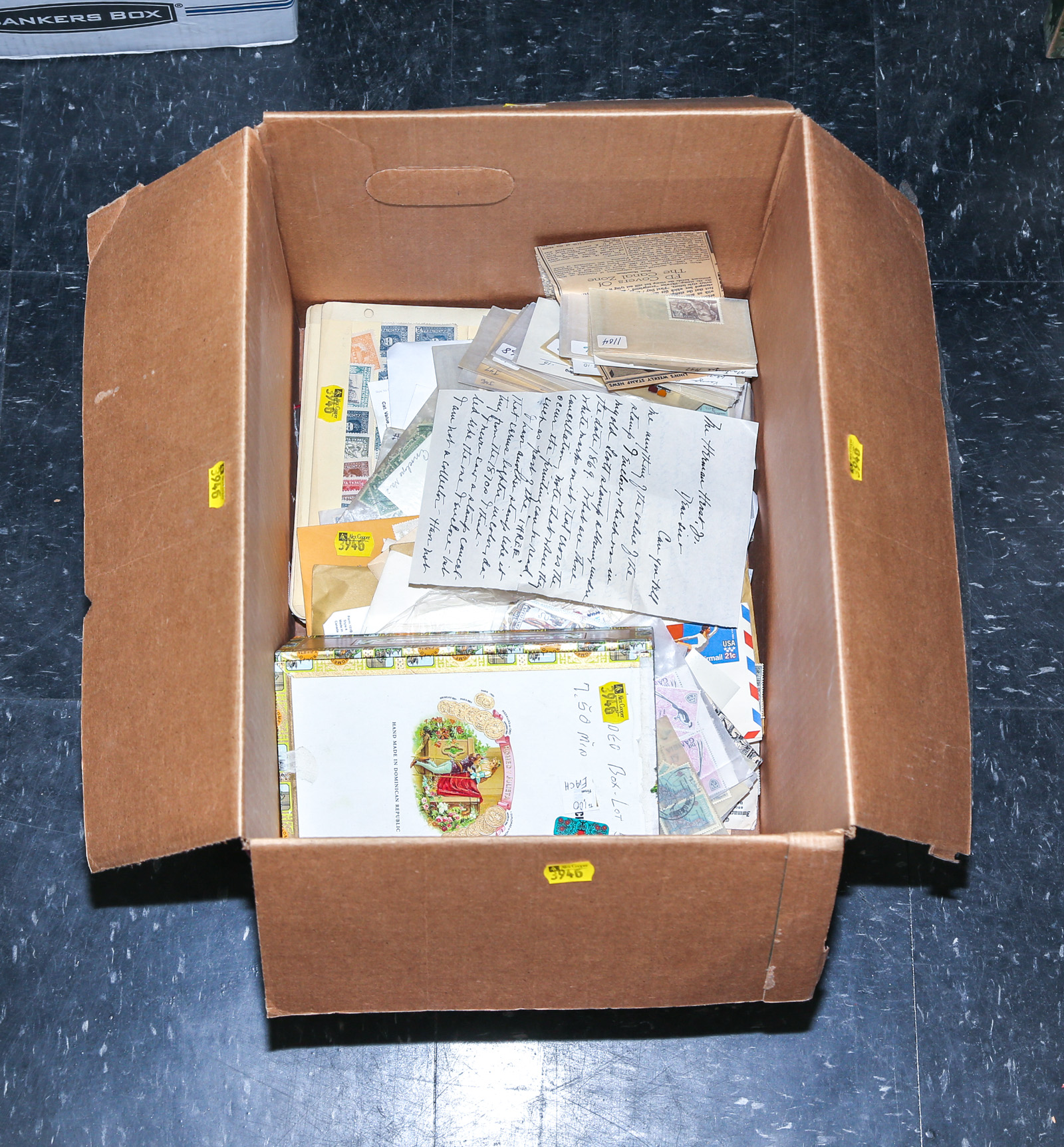 ASSORTMENT OF WORLDWIDE POSTAGE