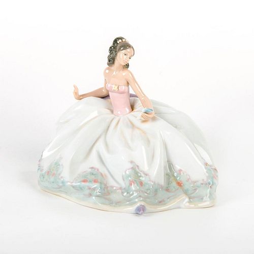 AT THE BALL 1005859 - LLADRO