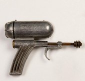 ATOM RAY GUN SQUIRT GUNAtom Ra