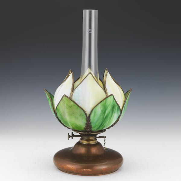 ATTR. HANDEL LOTUS SHADE ON PAKER
