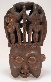 ATTR. WUM TRIBE CAMEROON GRASS