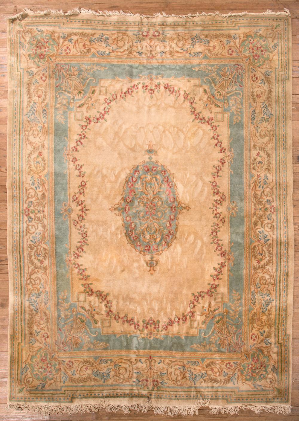 AUBUSSON-STYLE CARPETAubusson-Style
