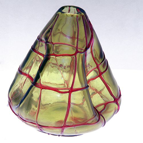 AUSTRIAN ART GLASS VASEAn