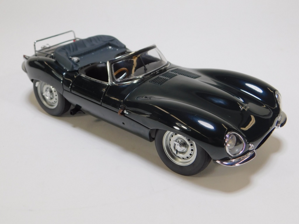 AUTOART 1:18 STEVE MCQUEEN JAGUAR