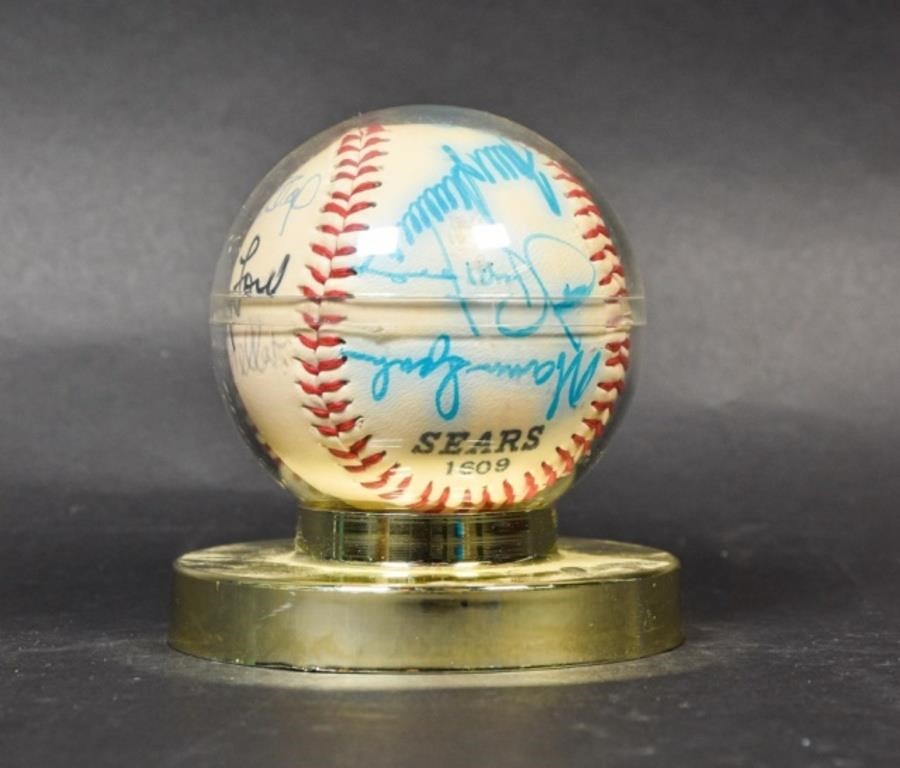 AUTOGRAPHED BASEBALL WHITEY FORD,