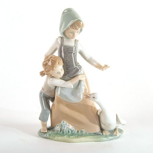 AVOIDING THE GOOSE 1005033 - LLADRO
