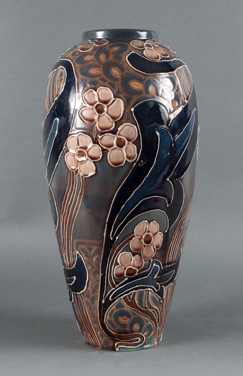 Avon/Wheeling slip glazed pottery