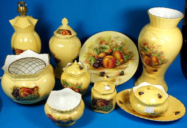 Aynsley Orchard Gold comprising