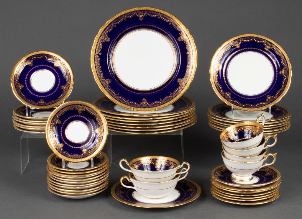 AYNSLEY PORCELAIN PARTIAL DINNER