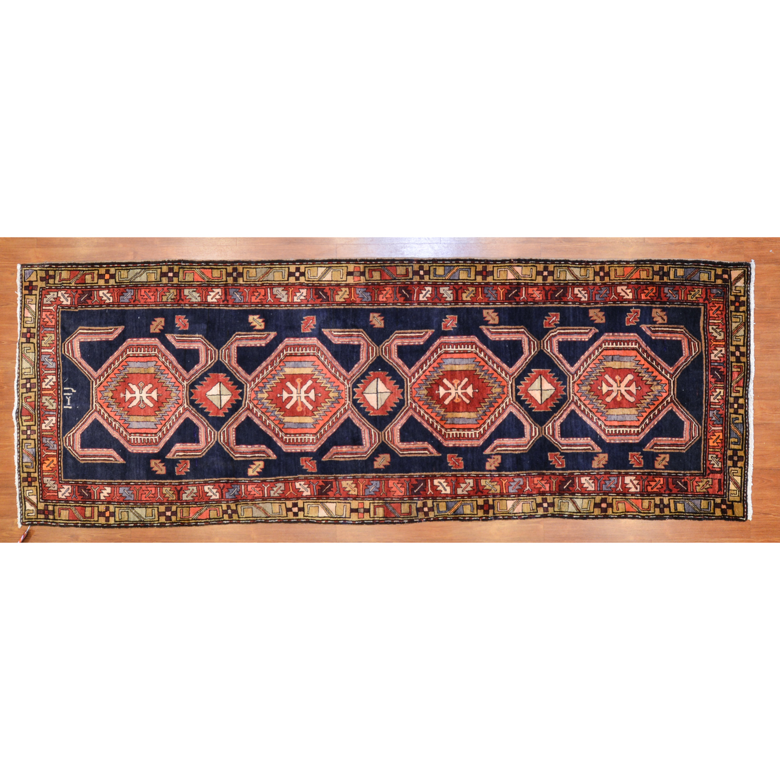 AZERBAIJAN RUNNER, 3.10 X 10.9