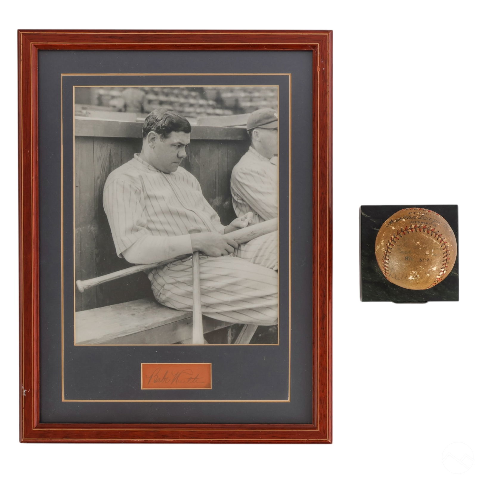 BABE RUTH AUTOGRAPHED PHOTOGRAPH