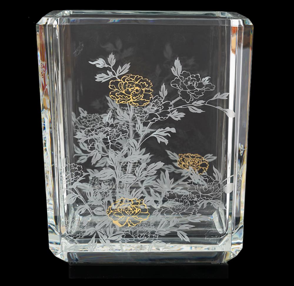 BACCARAT EDO VASE BY KENZO
