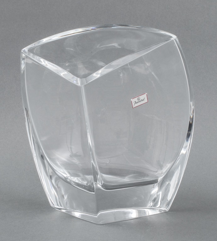 BACCARAT GIVERNY CRYSTAL VASE