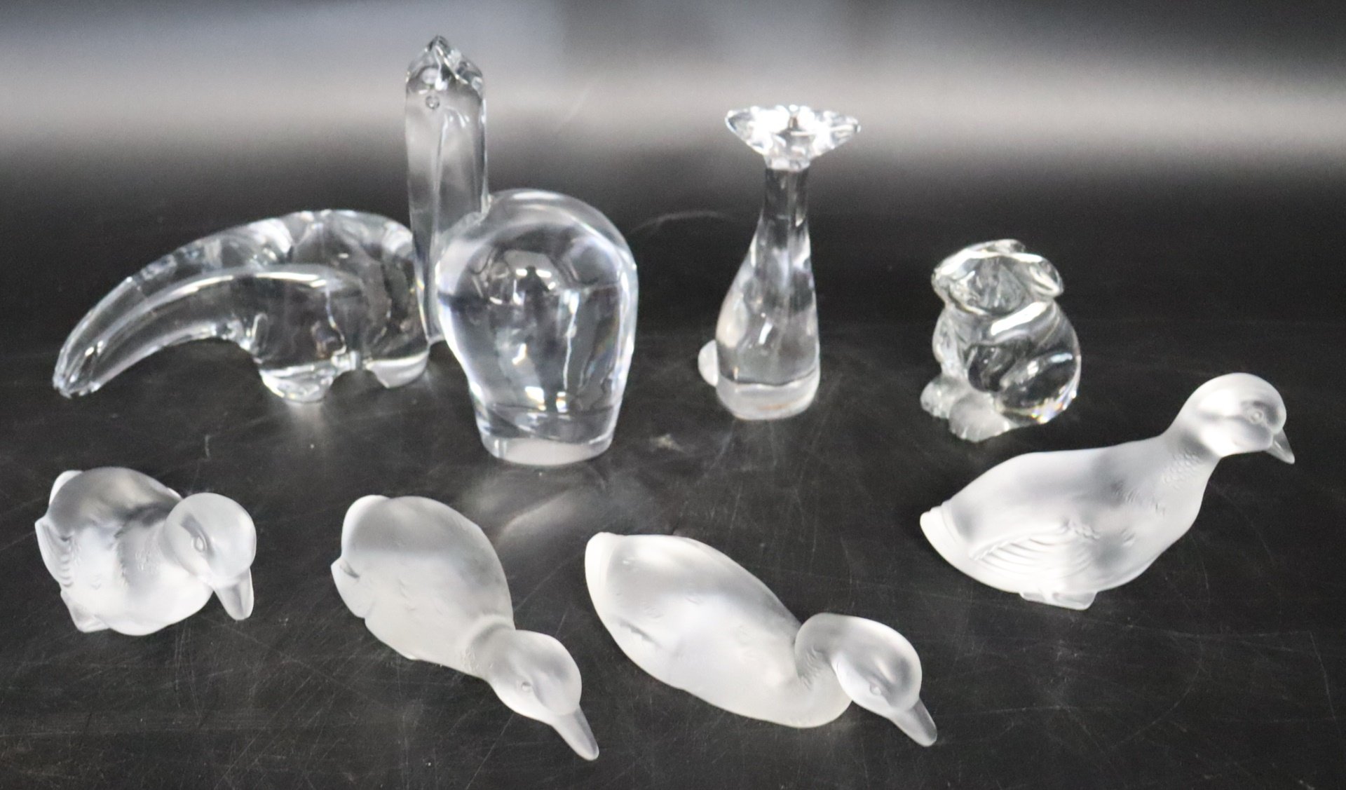BACCARAT LOT OF 8 GLASS ANIMAL