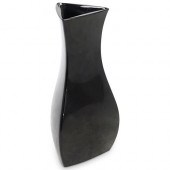 BACCARAT TRIANGULAR BLACK GLAS